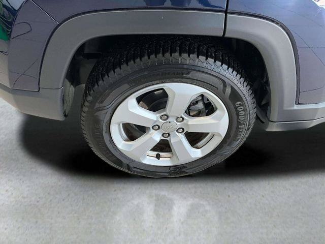 Used 2018 Jeep Compass Latitude w/ Popular Equipment Group FWD image 32
