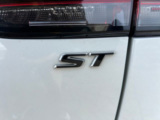 Used 2021 Buick Envision Essence w/ Technology Package I image 39