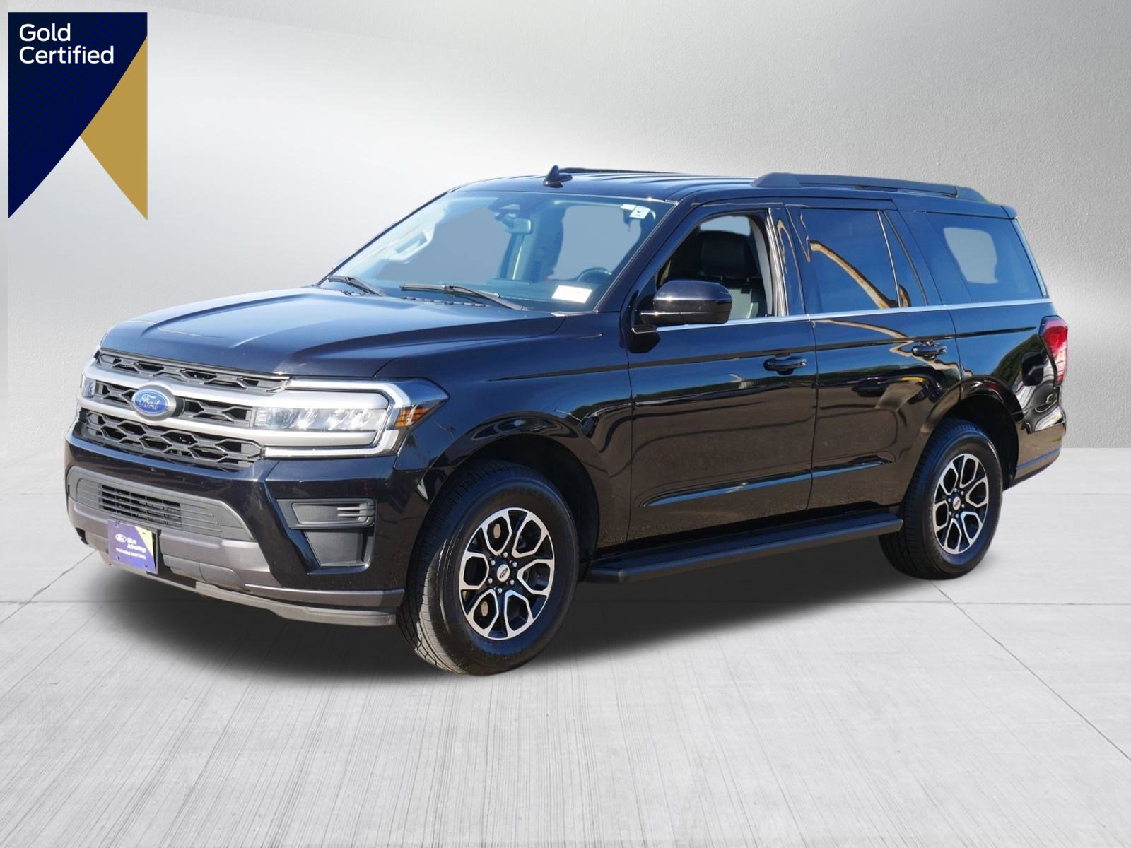 Certified 2024 Ford Expedition XLT image 1