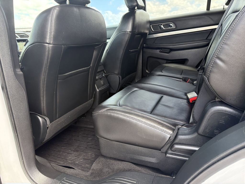 Certified 2018 Ford Explorer XLT w/ Equipment Group 202A image 16