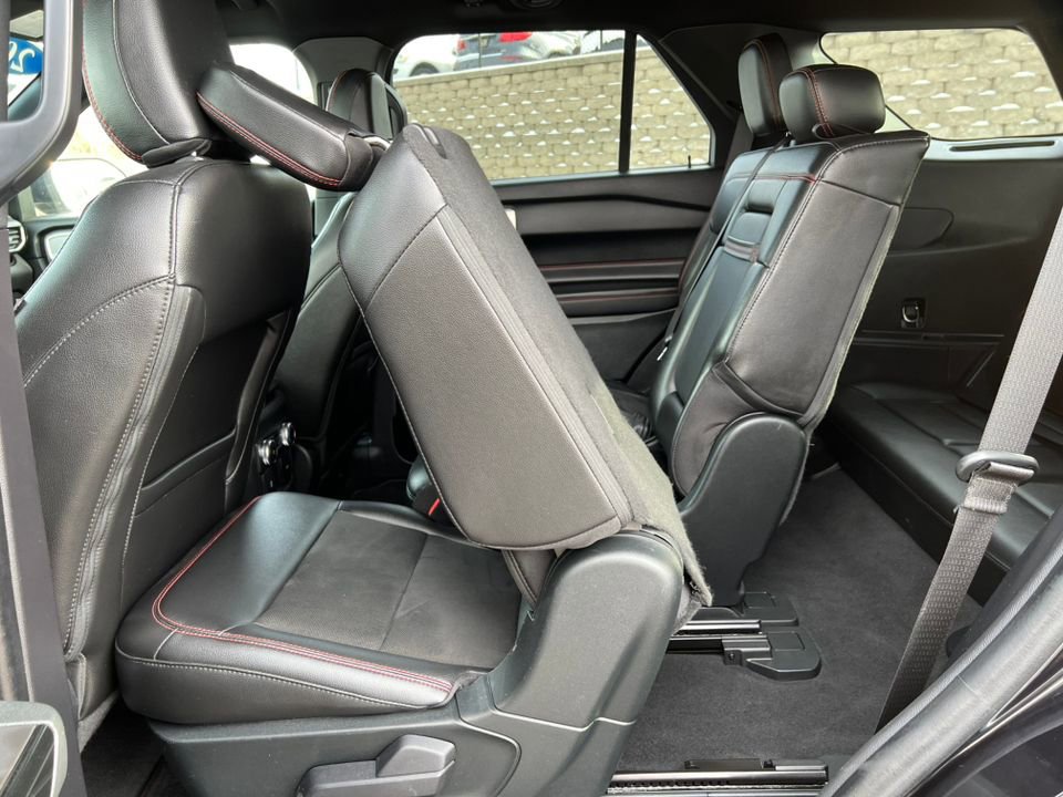 Certified 2022 Ford Explorer ST-Line w/ Class IV Trailer Tow Package image 12