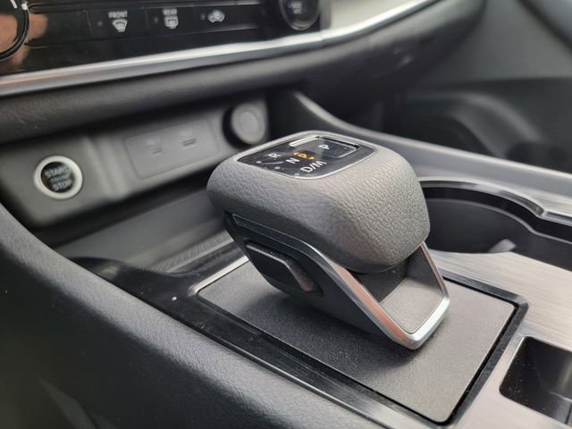 Used 2023 Nissan Rogue S AWD/4WD image 29
