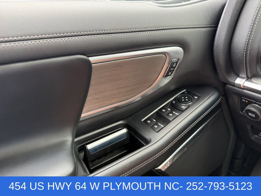 Certified 2025 Ford Expedition Platinum AWD/4WD image 20