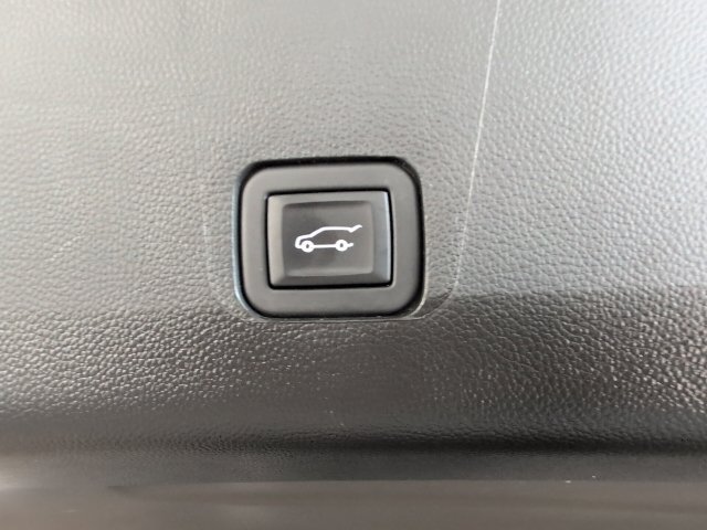 Used 2023 Chevrolet Traverse LT AWD/4WD image 38