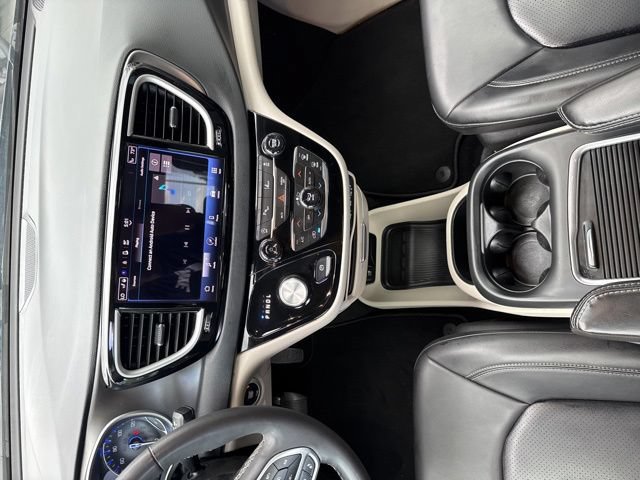 Used 2023 Chrysler Pacifica Touring-L FWD image 29