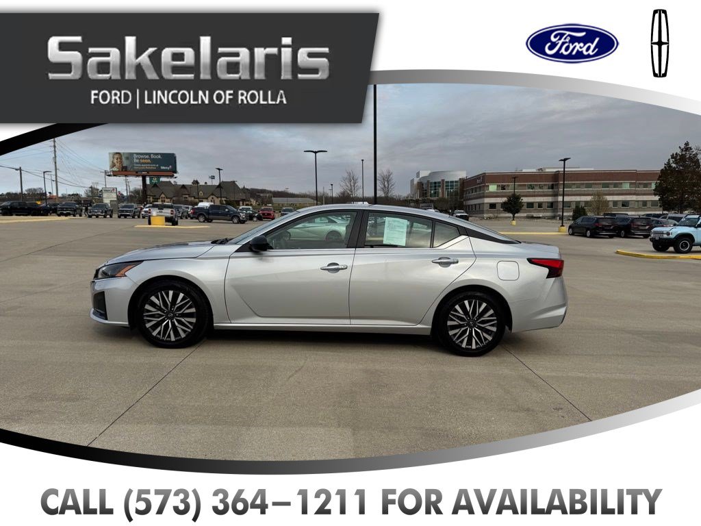Used 2024 Nissan Altima 2.5 SV FWD image 8