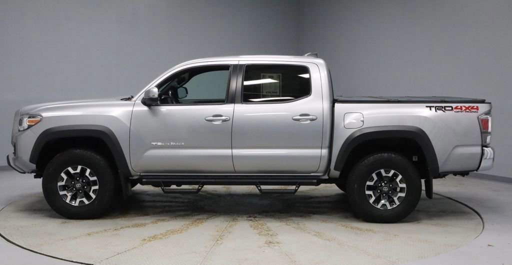 Used 2021 Toyota Tacoma TRD Off-Road image 2