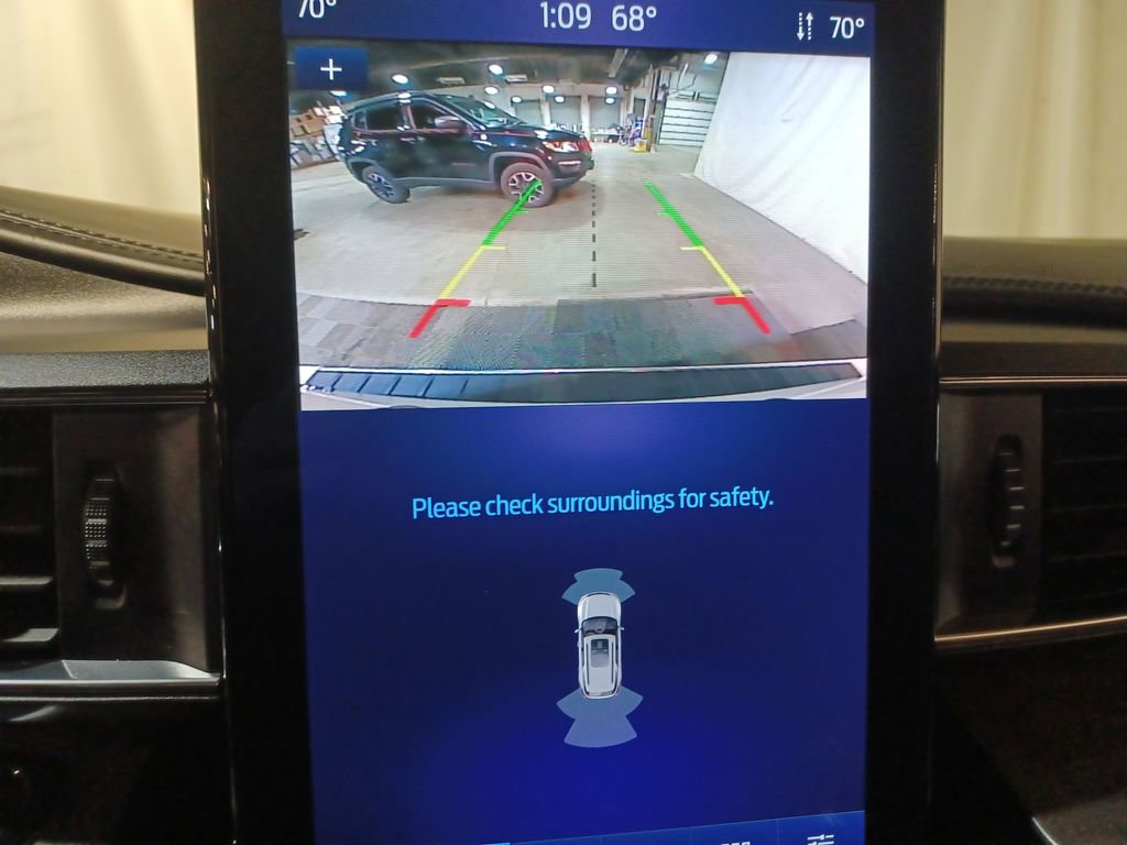 Certified 2023 Ford Explorer Platinum w/ Technology Package image 24