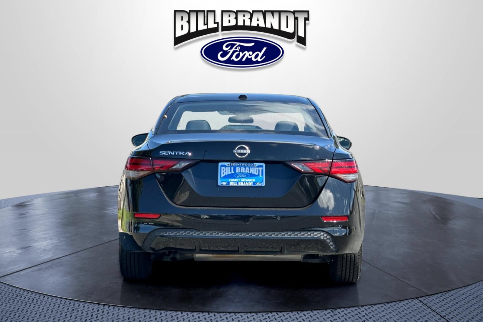 Used 2025 Nissan Sentra SV FWD image 4