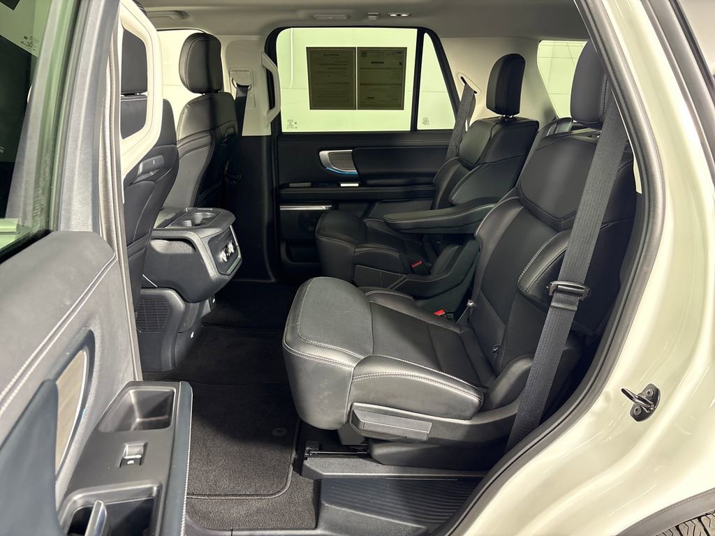 Certified 2025 Ford Expedition Platinum AWD/4WD image 30