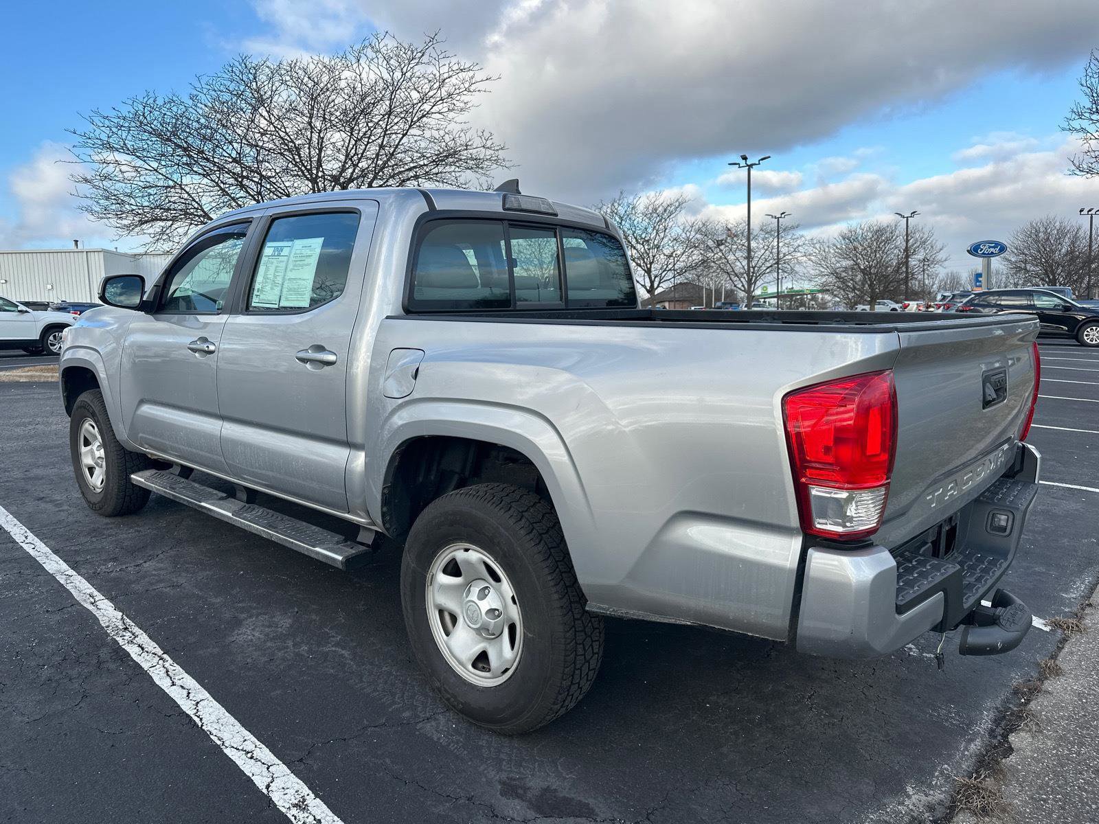 Used 2017 Toyota Tacoma SR image 5