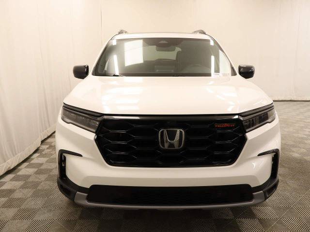 Used 2025 Honda Pilot TrailSport image 27