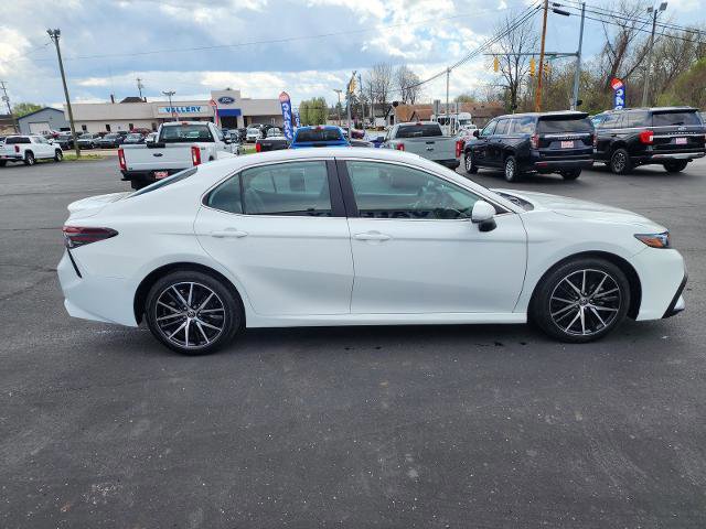 Used 2021 Toyota Camry SE FWD image 6