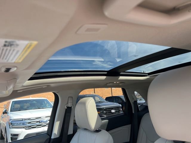Certified 2024 Ford Edge Titanium image 20