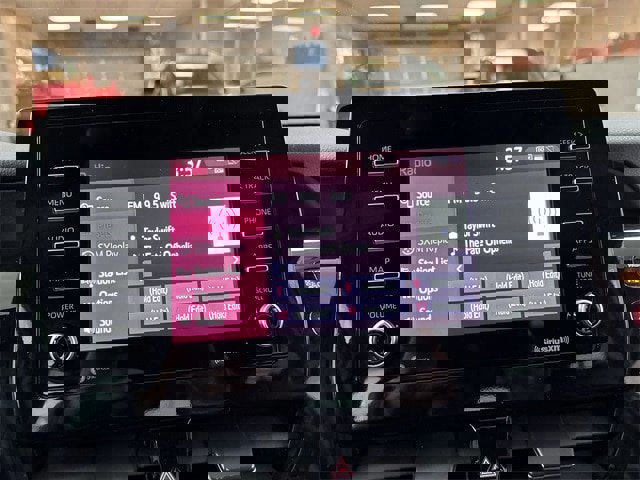 Used 2024 Toyota Camry SE image 8