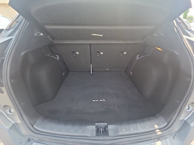 Used 2018 Nissan Kicks SR w/ Premium Package FWD image 19