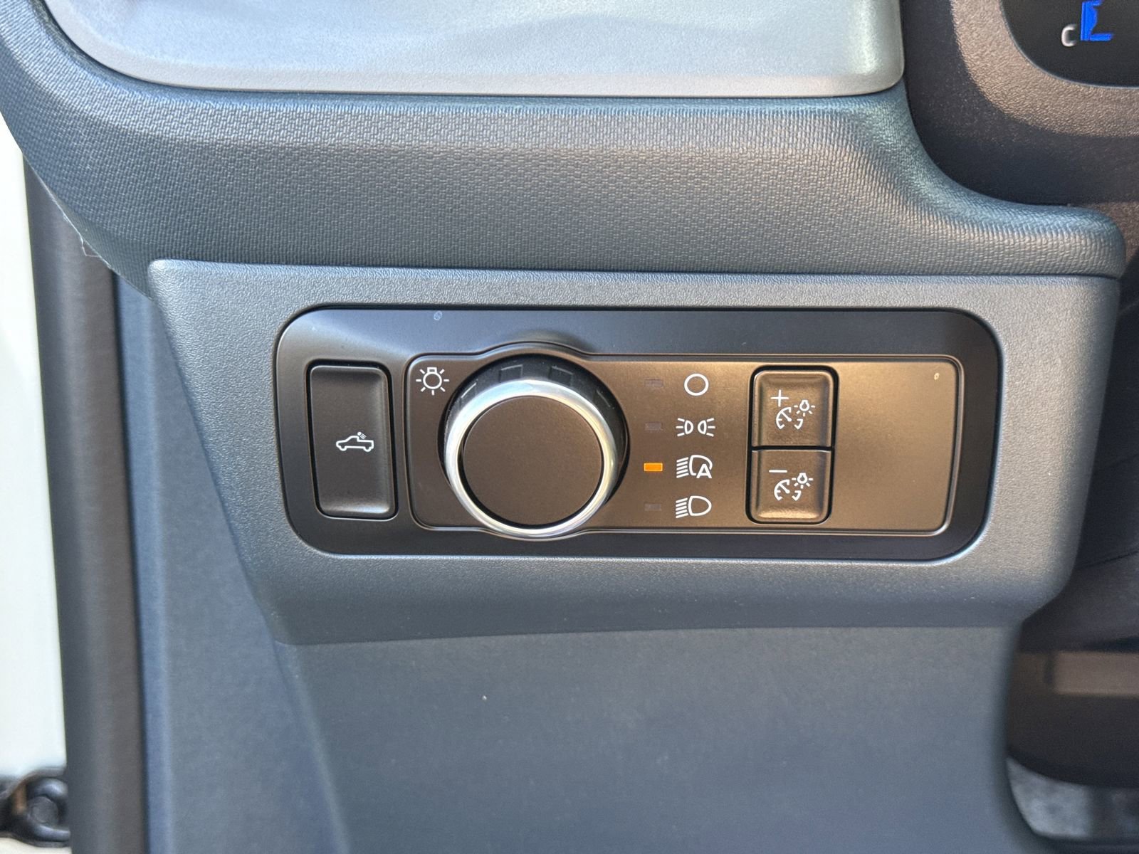 Certified 2025 Ford Maverick XL w/ Equipment Group 102A image 24