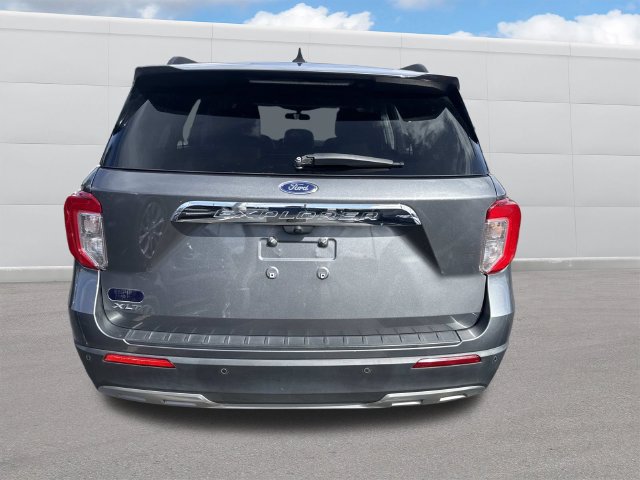 Certified 2024 Ford Explorer XLT w/ Equipment Group 202A RWD image 4
