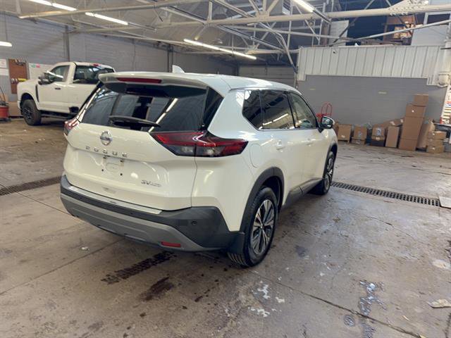 Used 2021 Nissan Rogue SV image 4