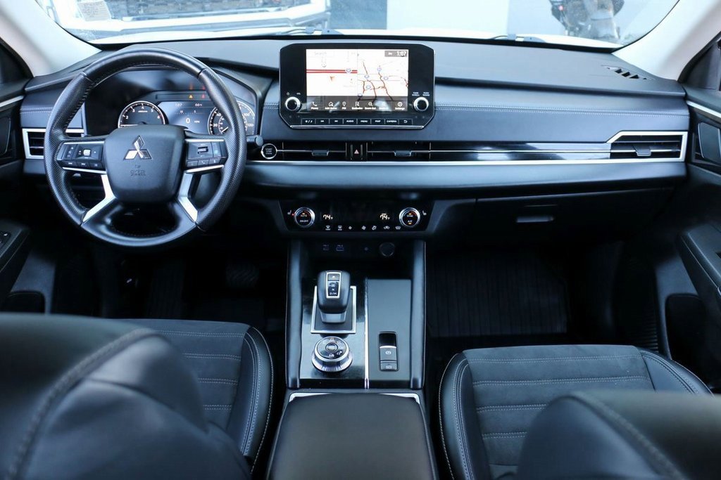 Used 2024 Mitsubishi Outlander SE image 25