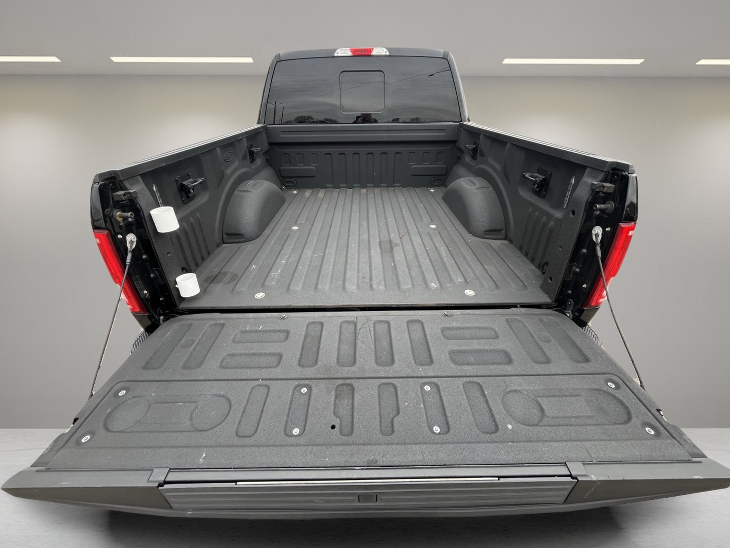 Certified 2017 Ford F150 XLT w/ Equipment Group 302A Luxury image 30