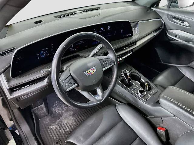Used 2024 Cadillac XT4 Premium Luxury FWD image 2