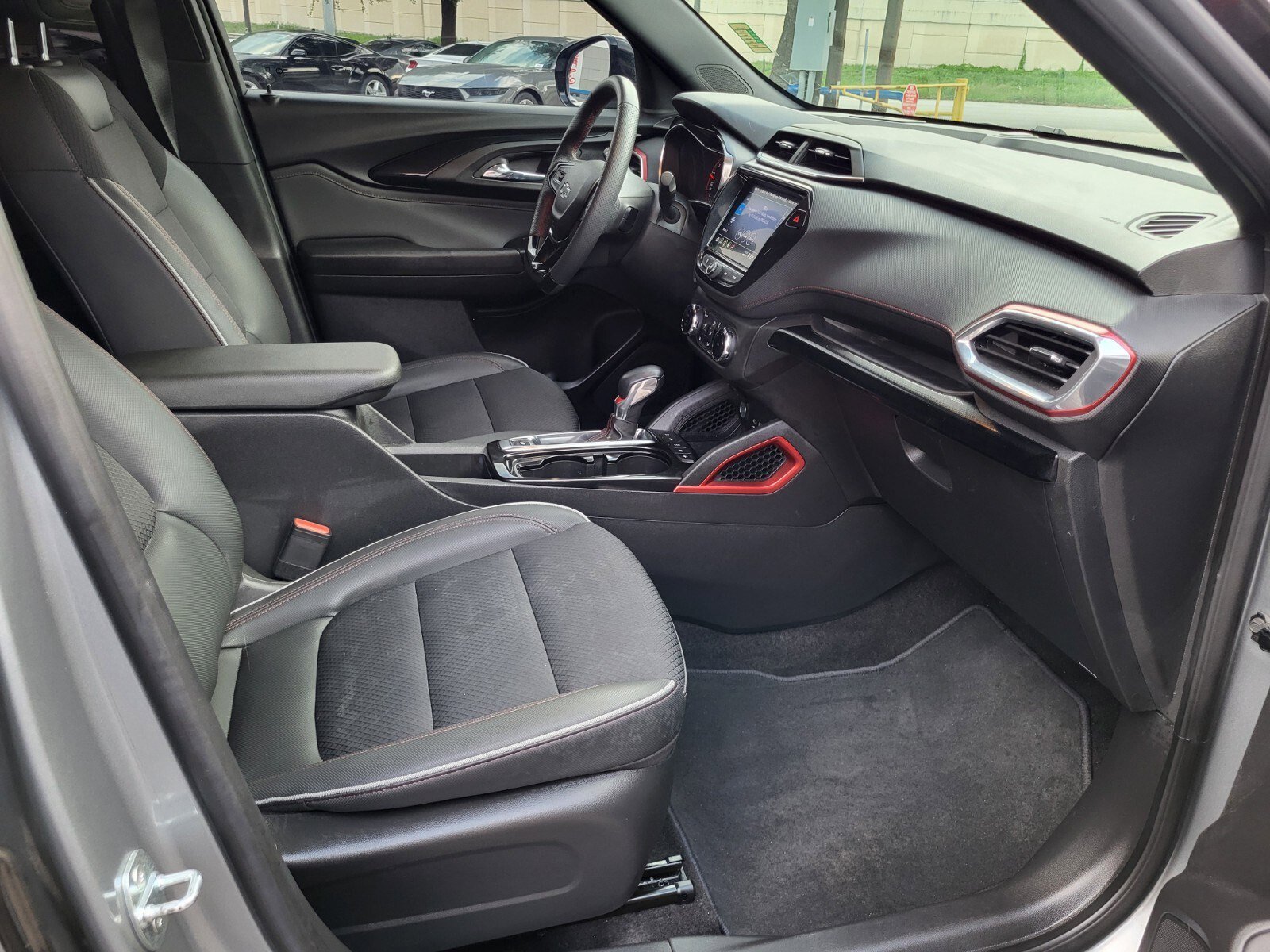 Used 2023 Chevrolet TrailBlazer RS w/ Convenience Package FWD image 12