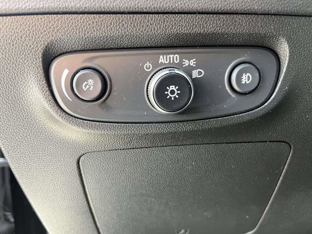 Used 2022 Buick Encore GX Essence FWD image 14