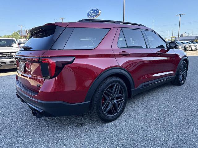 Certified 2025 Ford Explorer ST AWD/4WD image 3