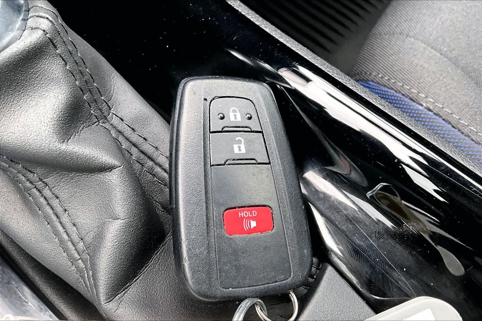 Used 2022 Toyota C-HR XLE FWD image 15