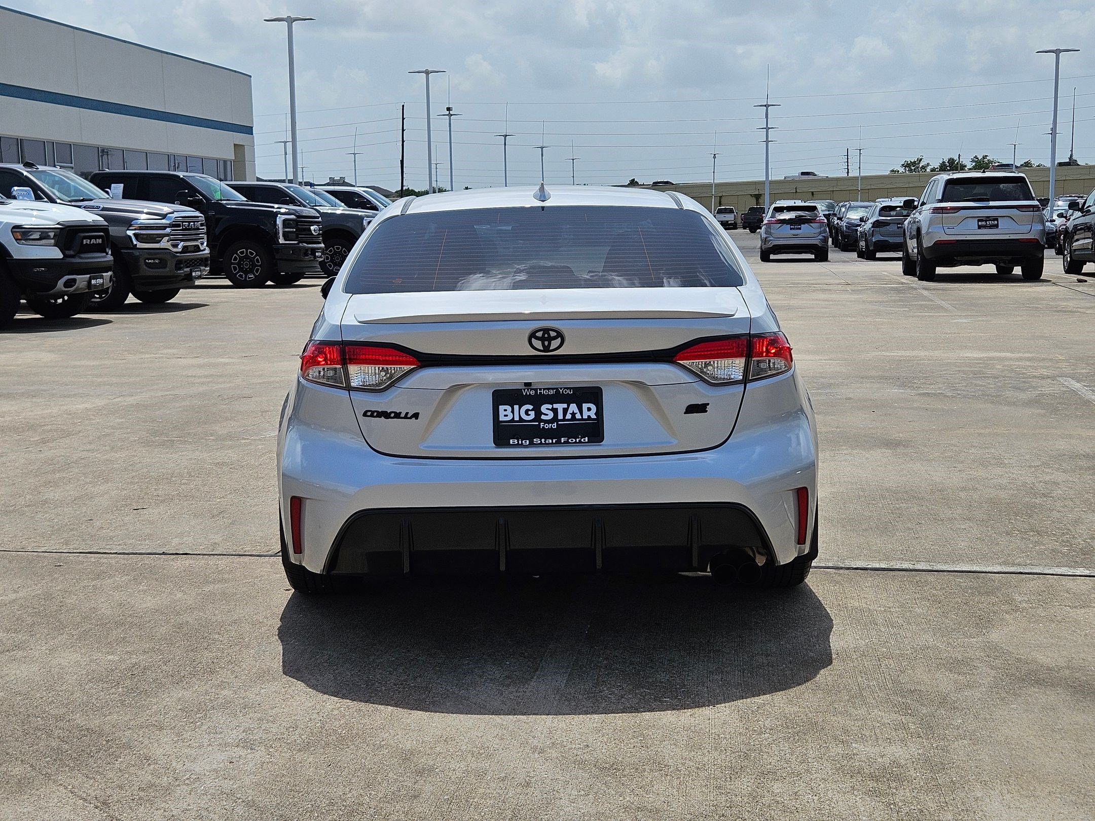 Used 2026 Toyota Corolla SE FWD image 6