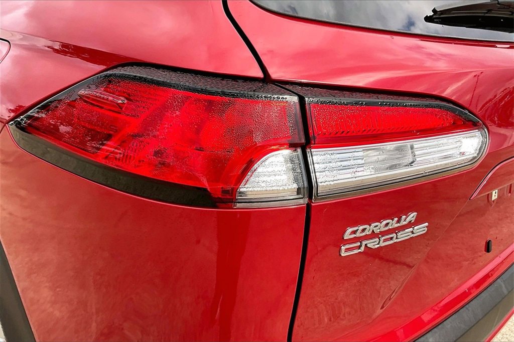 Used 2022 Toyota Corolla Cross LE image 20