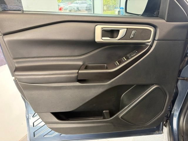 Certified 2020 Ford Explorer XLT w/ Equipment Group 202A AWD/4WD image 18