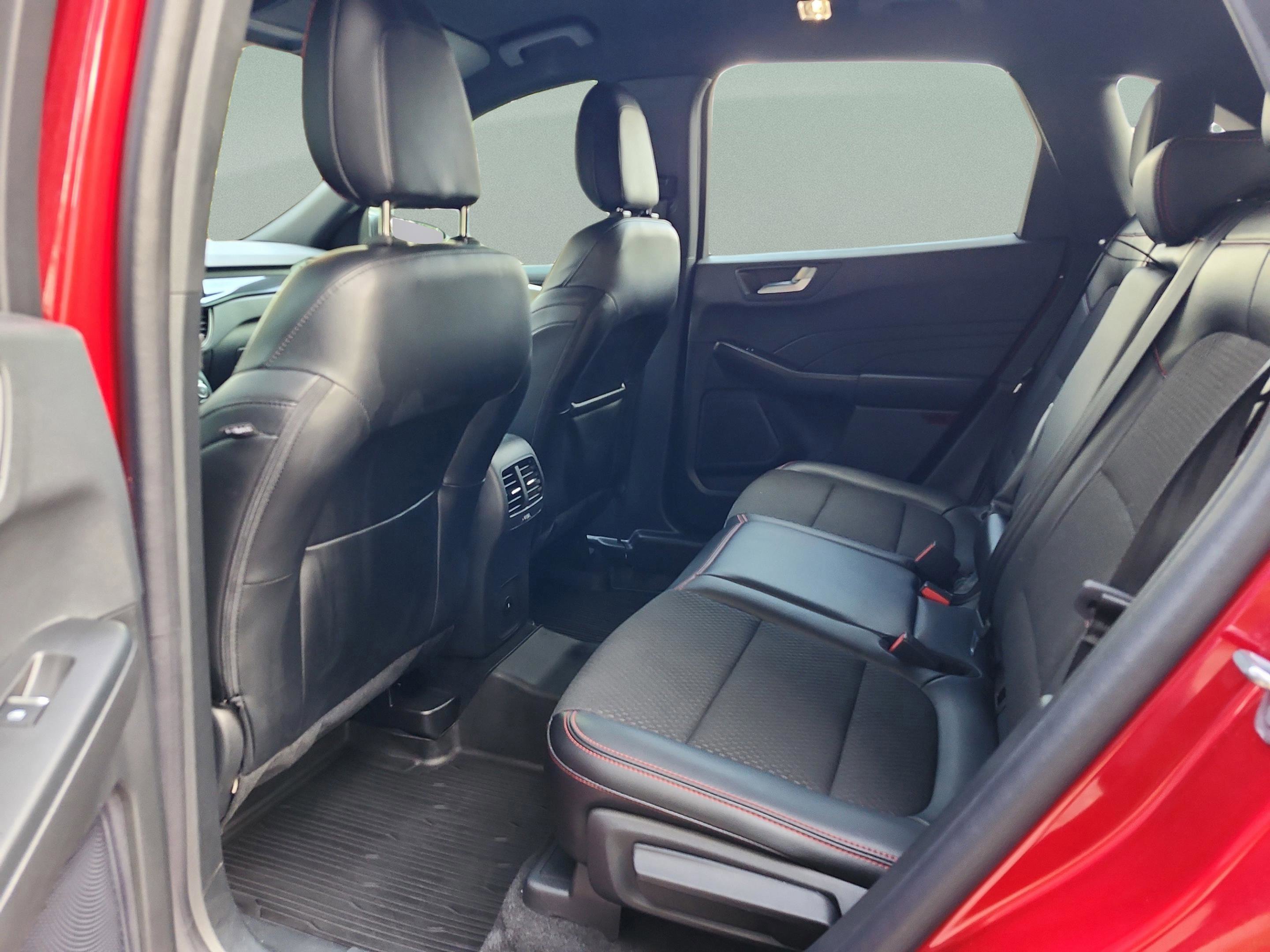 Certified 2024 Ford Escape ST-Line w/ Tech Pack #1 image 17