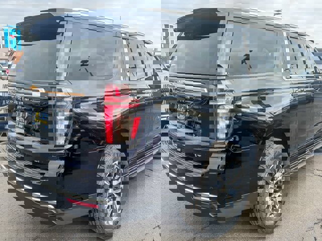 Used 2021 Chevrolet Suburban LT image 5