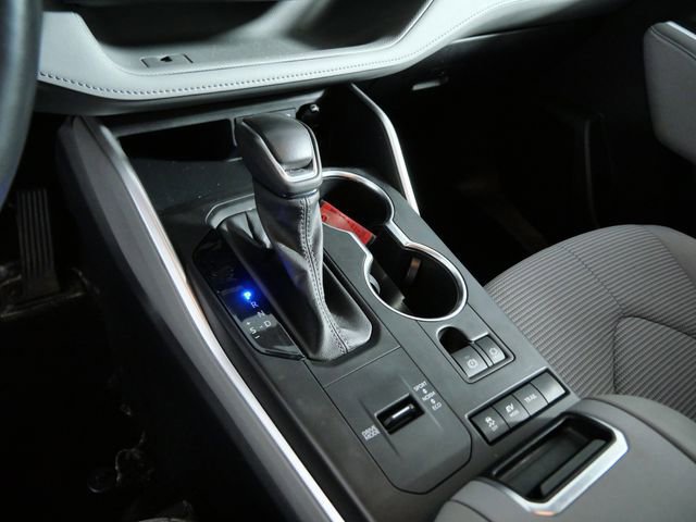 Used 2022 Toyota Highlander LE AWD/4WD image 20