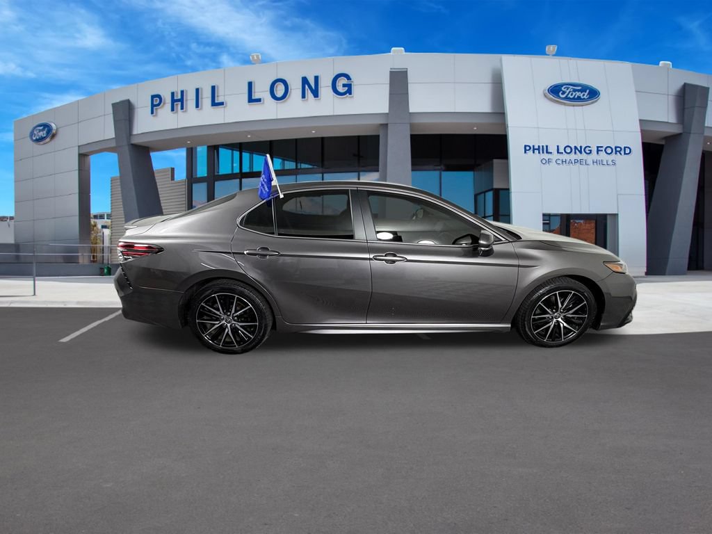 Used 2024 Toyota Camry SE FWD image 6