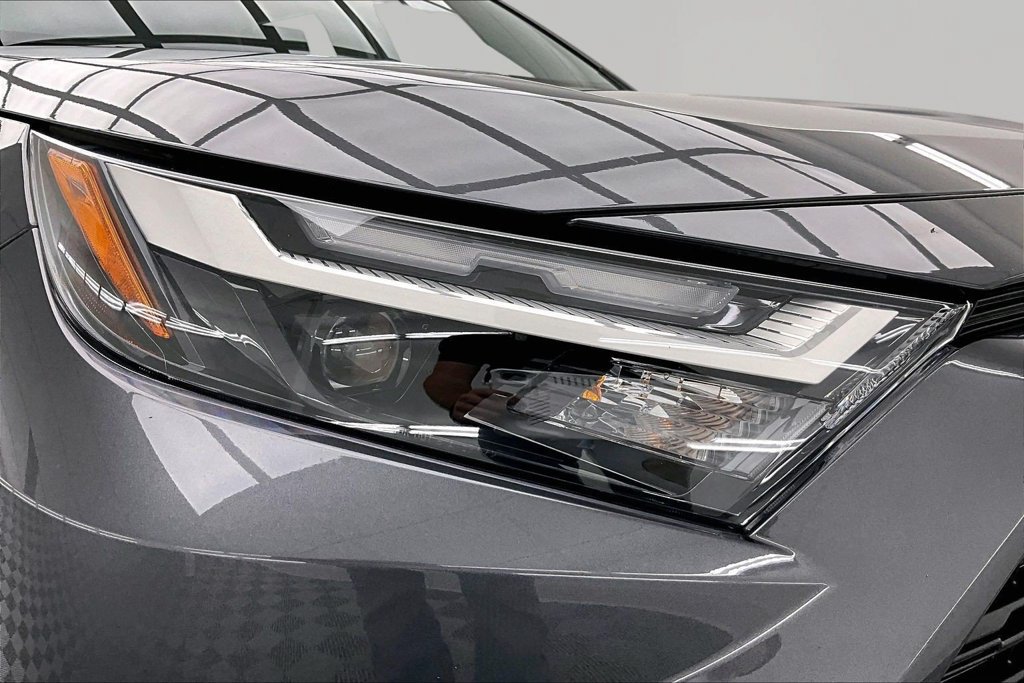Used 2025 Toyota RAV4 XLE AWD/4WD image 29
