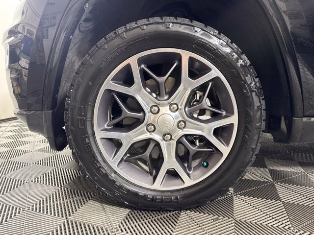 Used 2018 Jeep Grand Cherokee Limited AWD/4WD image 10
