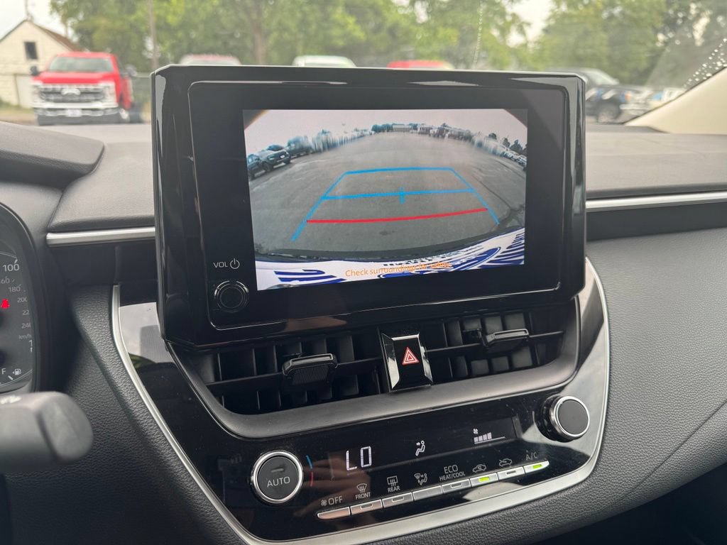 Used 2025 Toyota Corolla LE FWD image 10