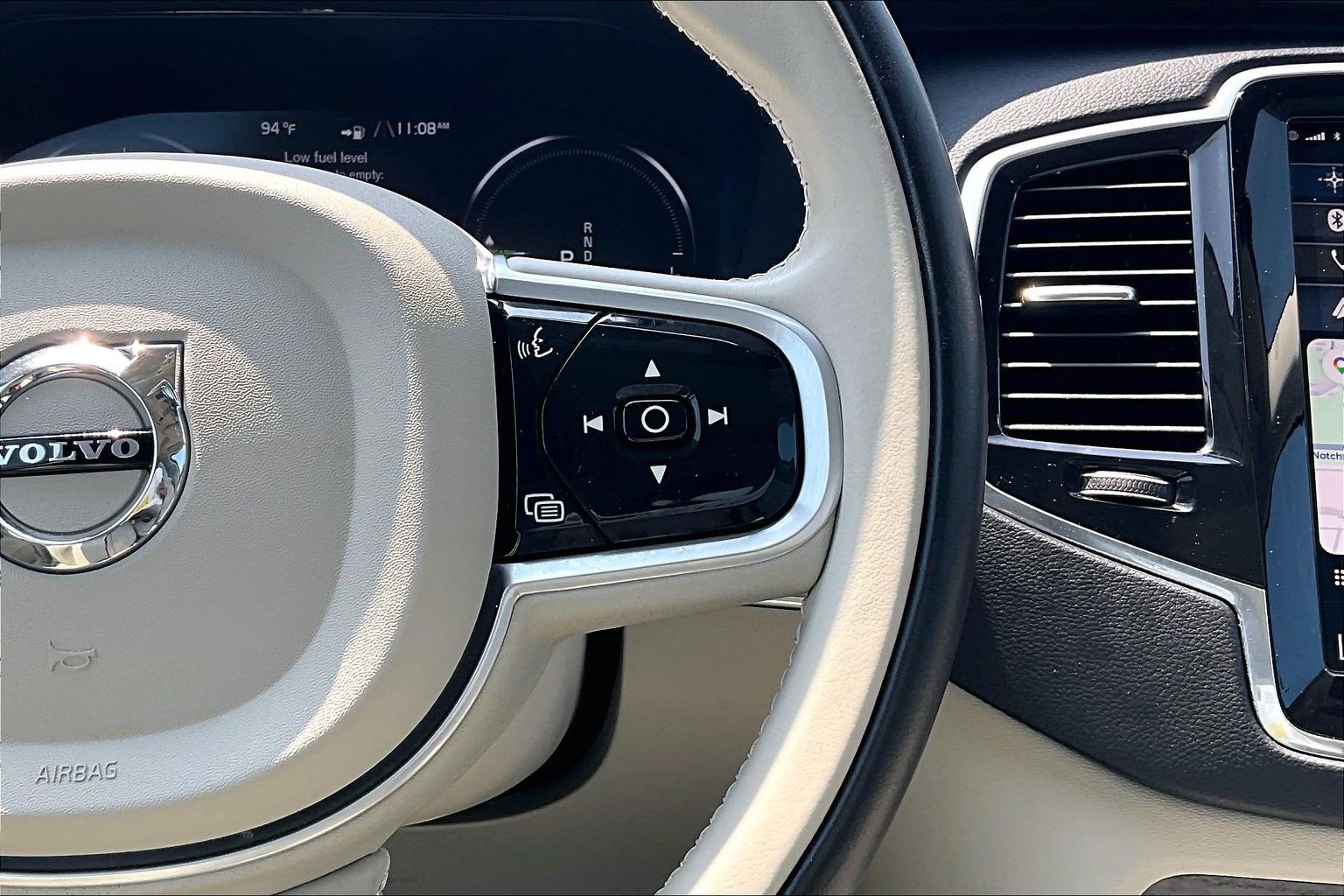 Used 2022 Volvo XC90 T8 Inscription w/ Advanced Package AWD/4WD image 12