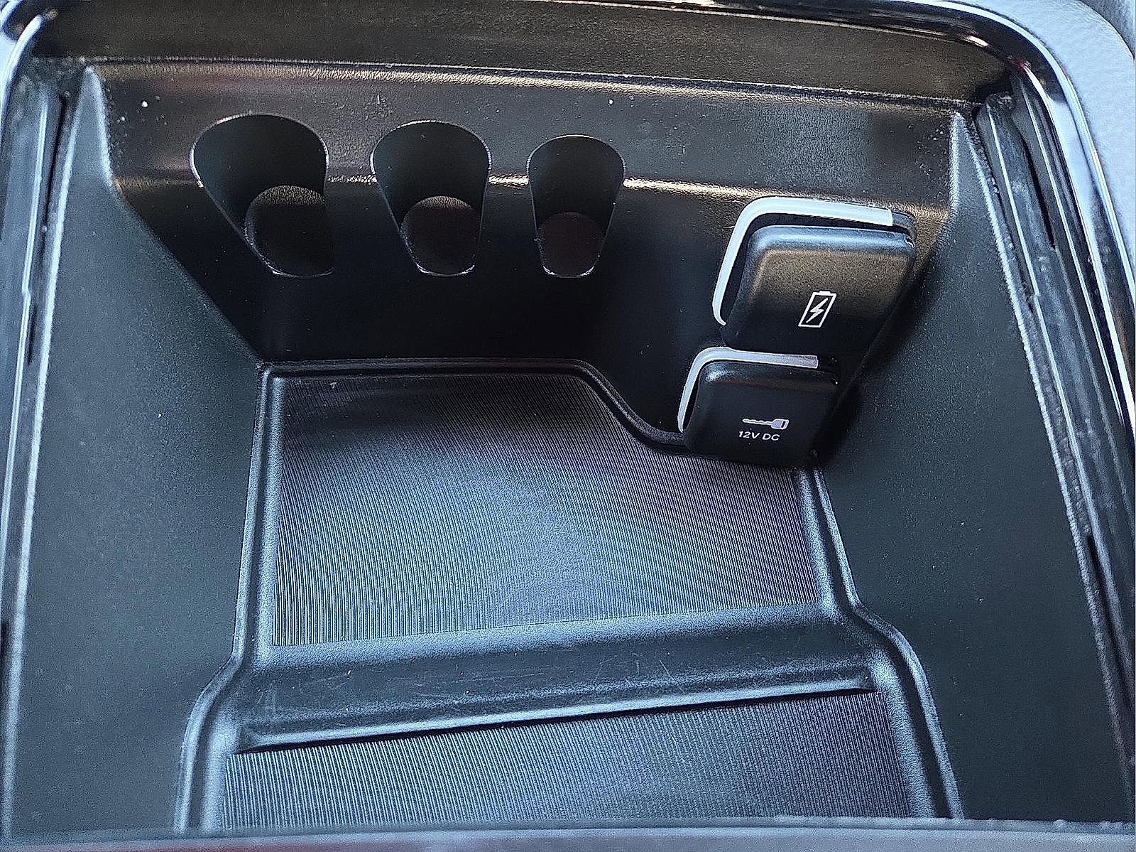 Used 2025 Chrysler Pacifica Limited image 22