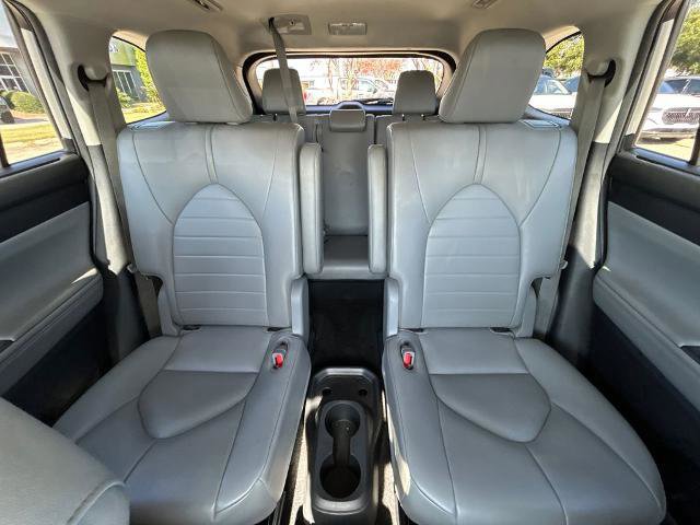 Used 2021 Toyota Highlander XLE image 26