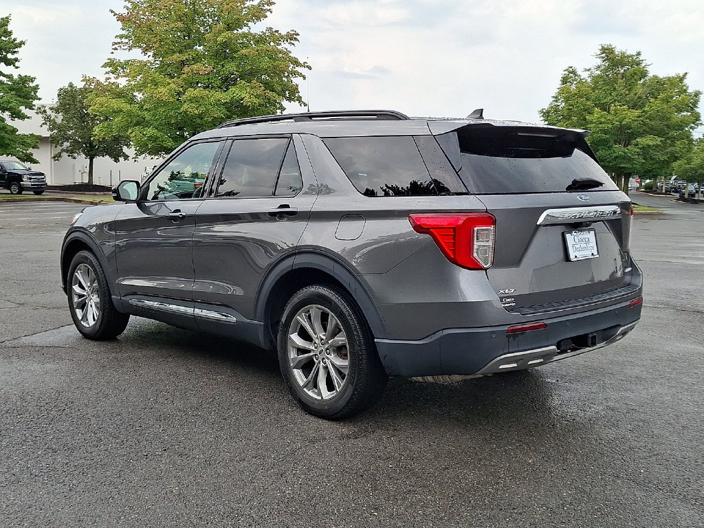 Certified 2023 Ford Explorer XLT w/ Equipment Group 202A AWD/4WD image 7