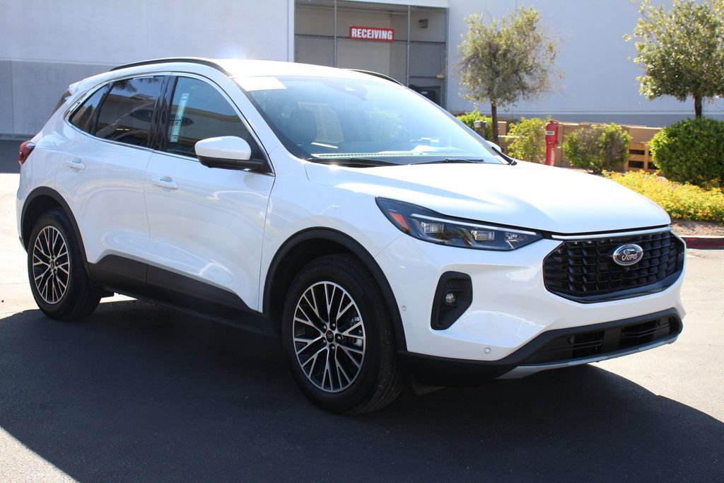 Certified 2023 Ford Escape SE w/ PHEV Premium Package FWD image 11