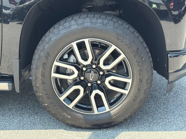 Used 2020 Chevrolet Silverado 1500 High Country w/ Technology Package AWD/4WD image 14