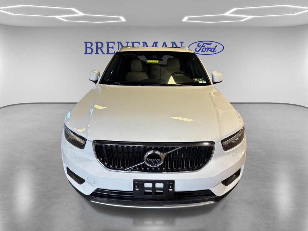 Used 2020 Volvo XC40 T5 Momentum w/ Protection Package AWD/4WD image 2