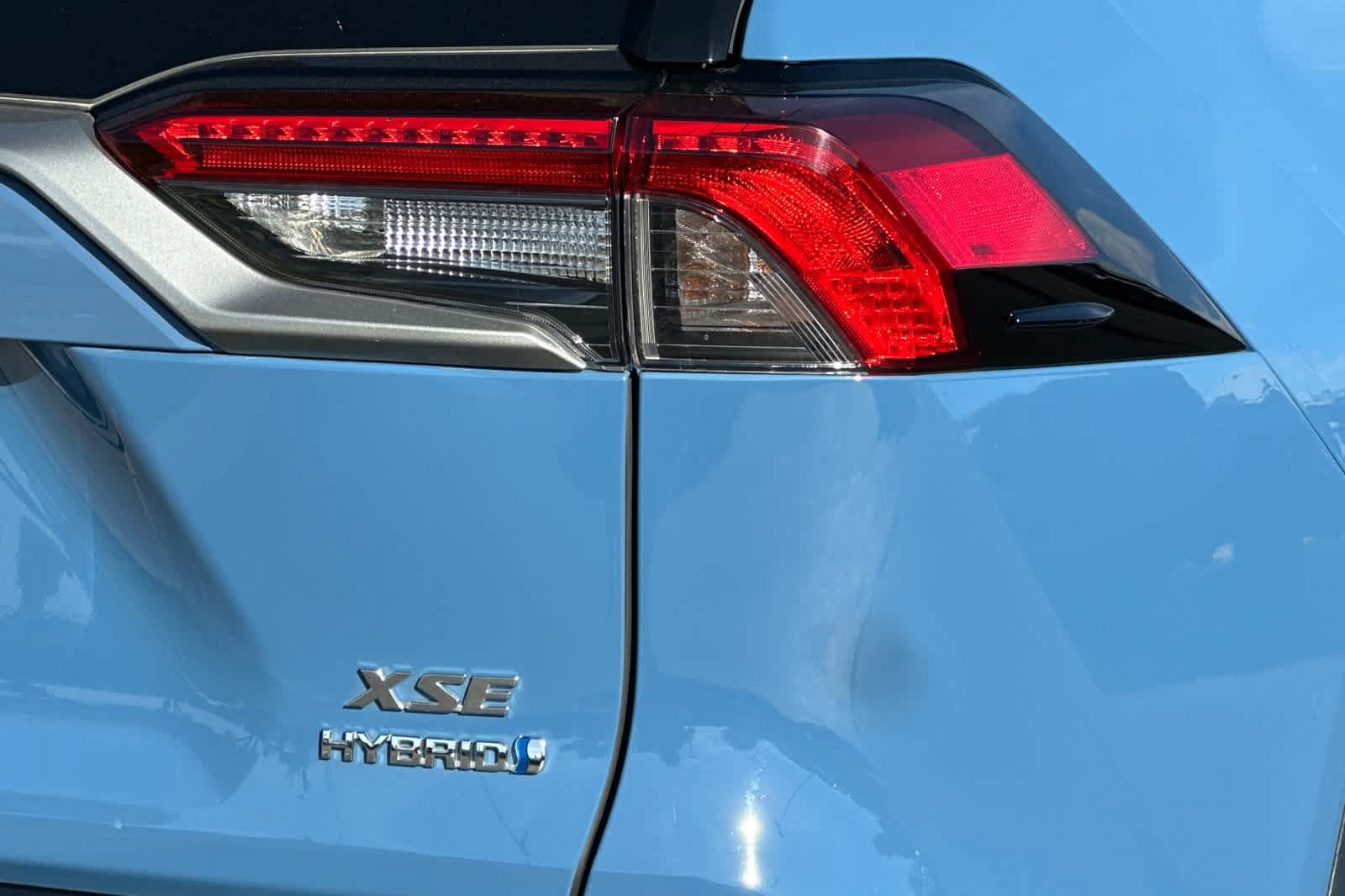 Used 2024 Toyota RAV4 XSE w/ Advanced Technology Package AWD/4WD image 28