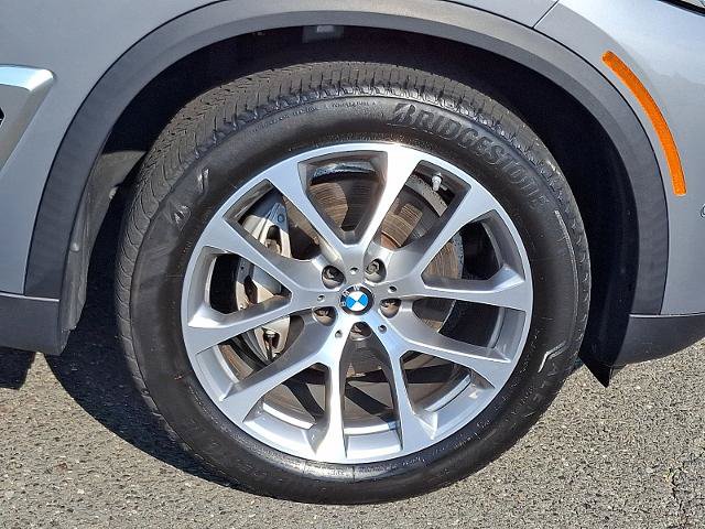 Used 2024 BMW X5 xDrive40i w/ Premium Package AWD/4WD image 8