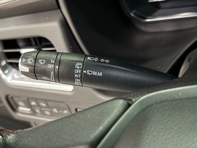 Used 2022 Chevrolet Suburban RST w/ Luxury Package image 21